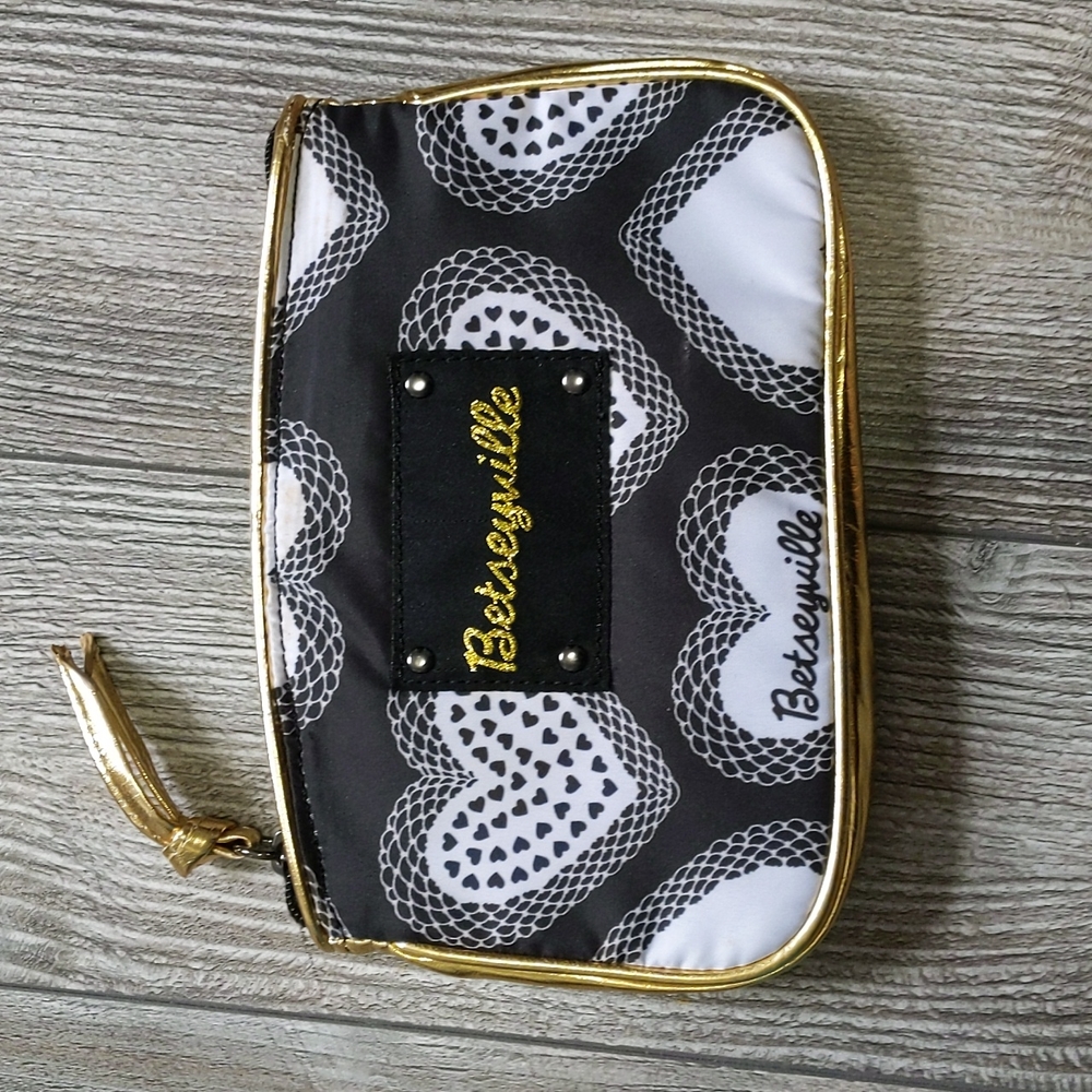 Betsey Johnson Betsetville Black and White Heart patterned Cosmetics Bag